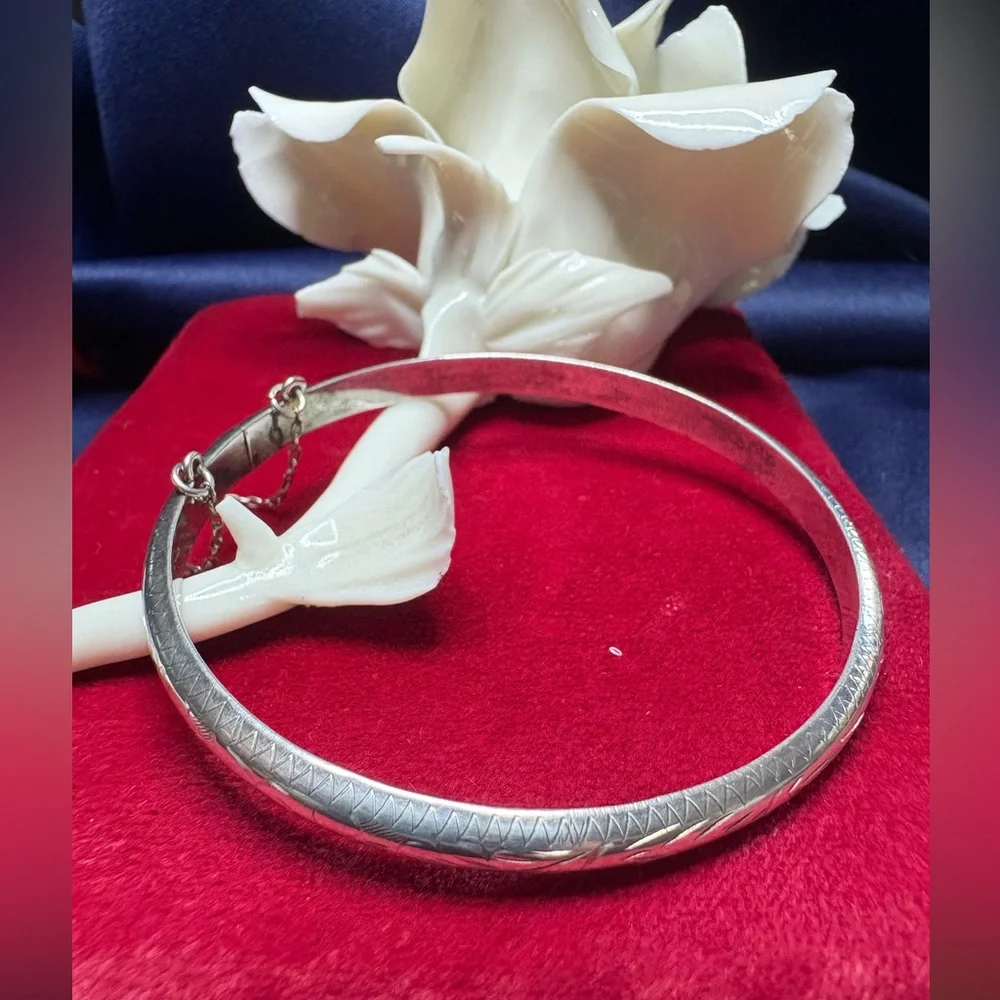 Bangle*925 Sterling Silver Bracelet w/Safety Clasp Size 7